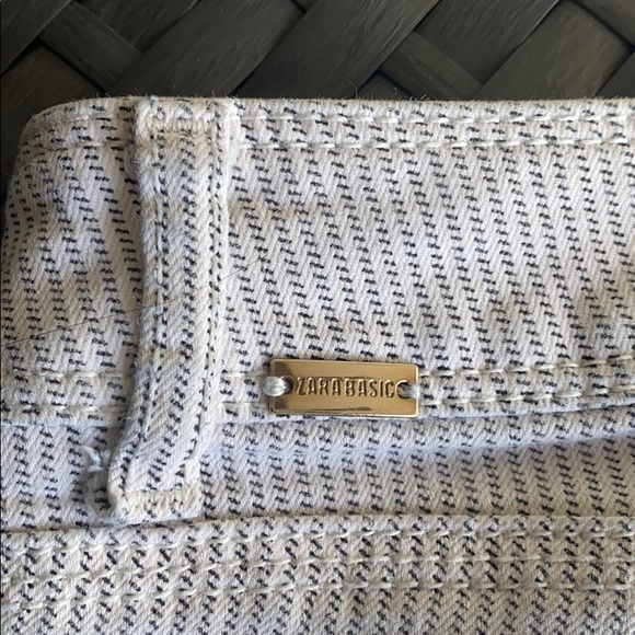 🎉HOST PICK Zara Mid Rise Pin Stripe Skinny Jeans - Picture 4 of 9